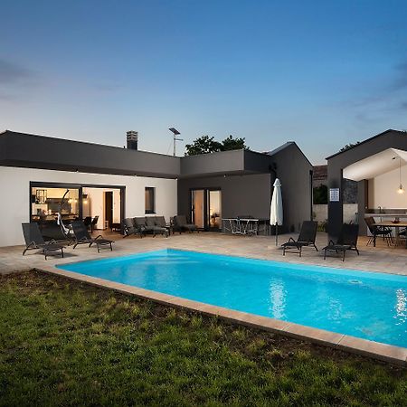 Vila Nora With Heated Pool Marčana Eksteriør bilde
